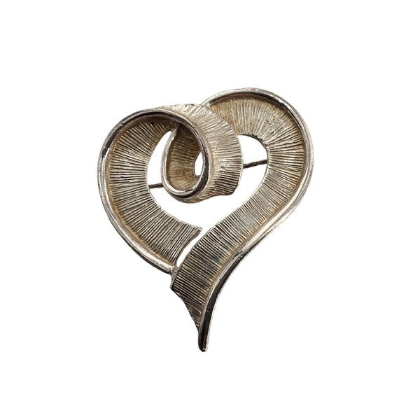 Jewelry - Vintage 1980s Heart Shaped Brooch Silver Tone Abstract Open Work Retro Pin